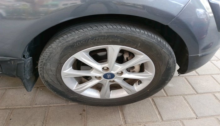 2019 Ford Ecosport TITANIUM 1.5L DIESEL, Diesel, Manual, 1,11,554 km, tyre