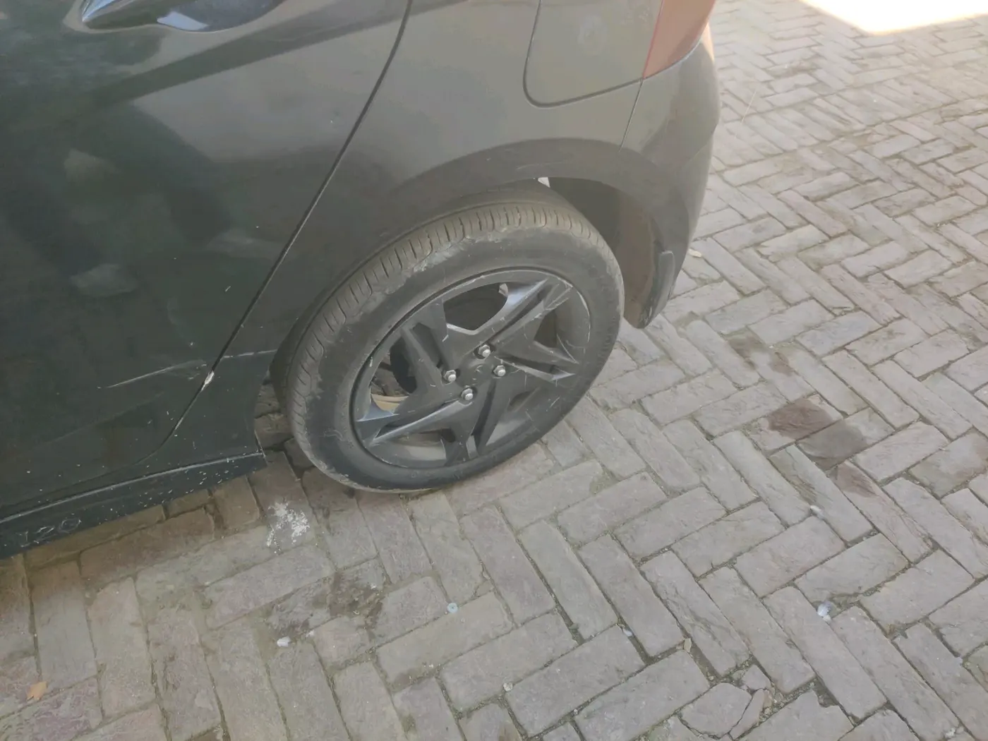 2022 Hyundai NEW I20 SPORTZ 1.2 MT, Petrol, Manual, 82,000 km, tyre