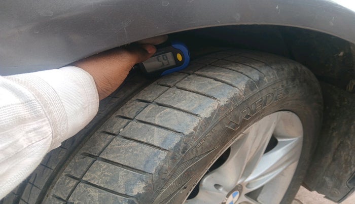 2012 BMW 3 Series 320d, Diesel, Automatic, 1,14,241 km, tyre