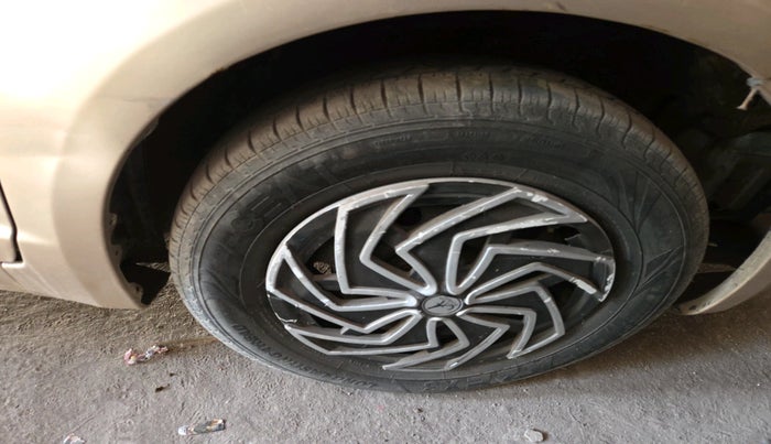 2008 Maruti Swift Dzire VDI, Diesel, Manual, 2,17,286 km, tyre