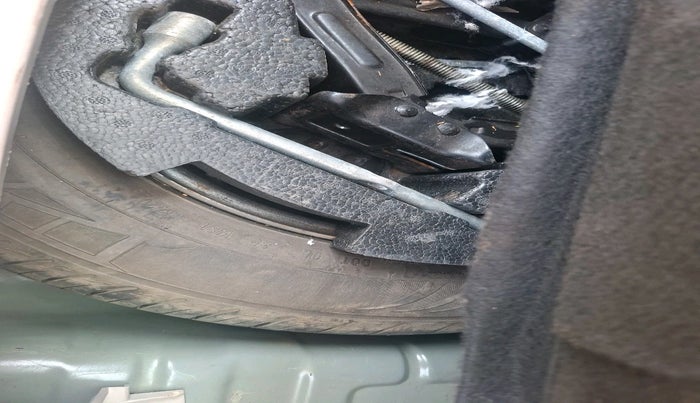 2020 Mahindra XUV300 W8 (O) 1.5 DIESEL, Diesel, Manual, 1,45,931 km, tyre