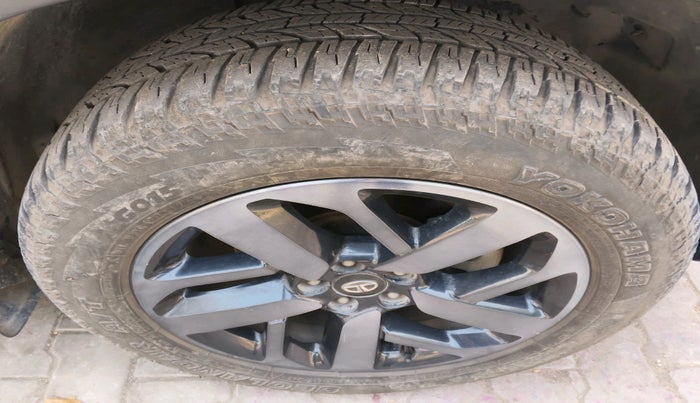 2022 Tata Safari XZA PLUS, Diesel, Automatic, 73,887 km, tyre