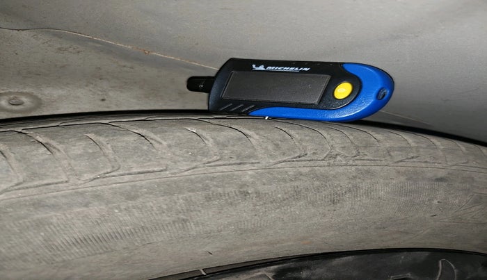 2011 Hyundai i10 MAGNA 1.2, Petrol, Manual, 33,007 km, tyre