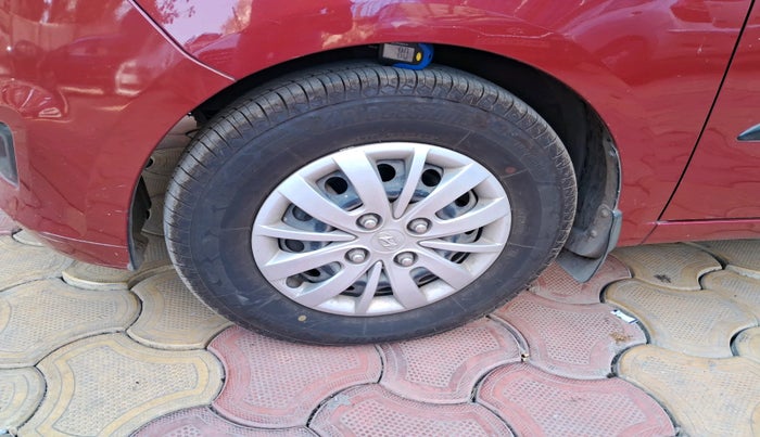 2013 Hyundai i10 MAGNA 1.2, Petrol, Manual, 33,803 km, tyre