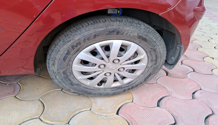 2013 Hyundai i10 MAGNA 1.2, Petrol, Manual, 33,803 km, tyre