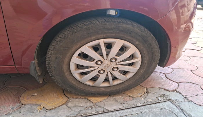 2013 Hyundai i10 MAGNA 1.2, Petrol, Manual, 33,803 km, tyre