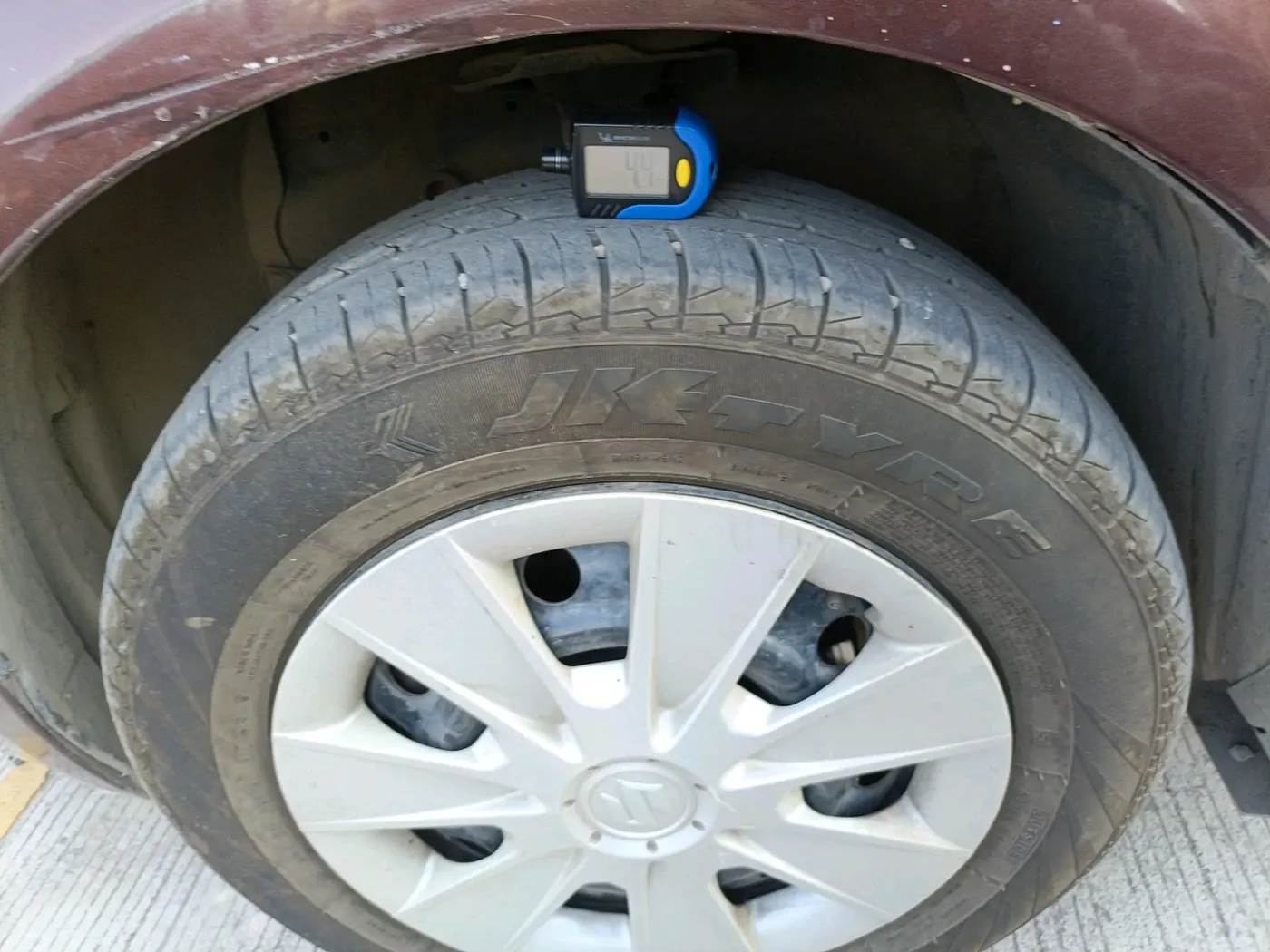 2010 Maruti SX4 VXI, Petrol, Manual, 1,09,271 km, tyre