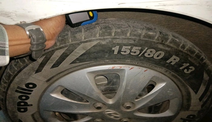 2011 Hyundai i10 MAGNA 1.1, CNG, Manual, 1,10,889 km, tyre