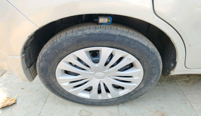 2013 Maruti Ertiga VDI, Diesel, Manual, 2,46,238 km, tyre