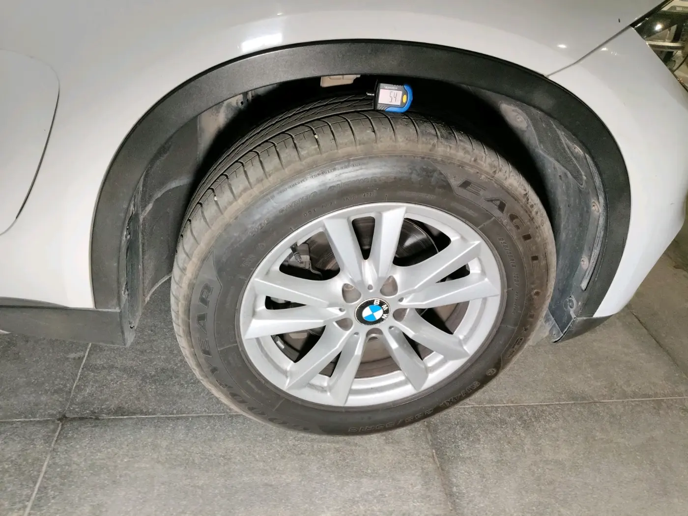 2014 BMW X5 XDRIVE 30 D, Diesel, Automatic, 1,27,148 km, tyre