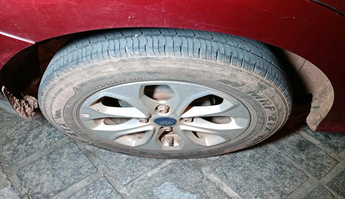 2017 Ford Figo Aspire TITANIUM 1.2 PETROL, Petrol, Manual, 70,640 km, tyre