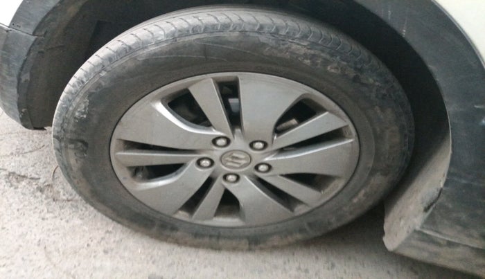 2016 Maruti S Cross ZETA 1.3, Diesel, Manual, 2,54,690 km, tyre