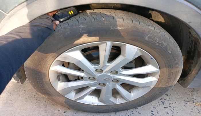 2021 Mahindra XUV300 W8 1.5 DIESEL, Diesel, Manual, 58,245 km, tyre