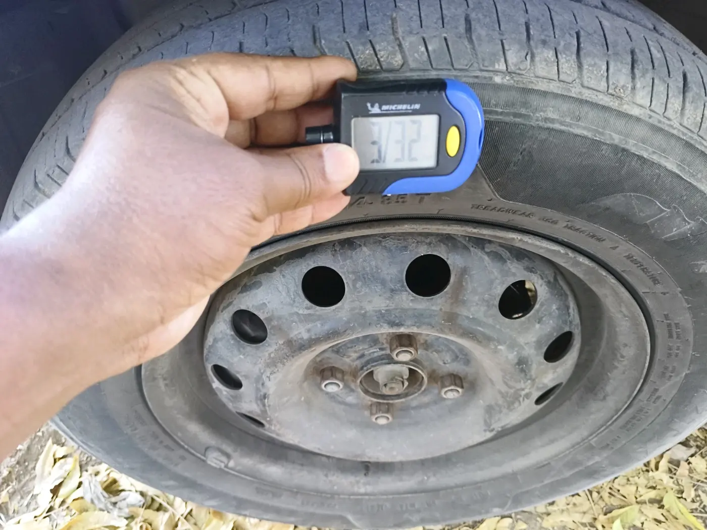 2011 Maruti Ritz VDI, Diesel, Manual, 1,09,093 km, tyre