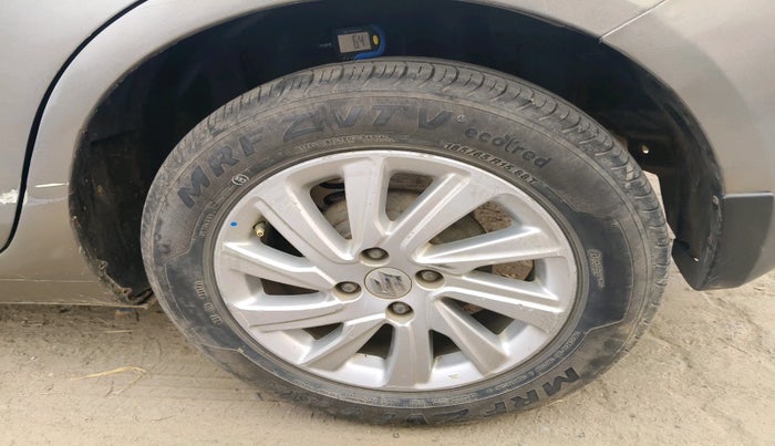 2015 Maruti Swift Dzire ZXI, Petrol, Manual, 58,157 km, tyre