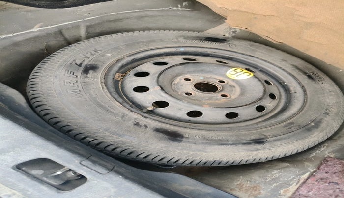 2015 Maruti Swift Dzire ZXI, Petrol, Manual, 58,157 km, tyre