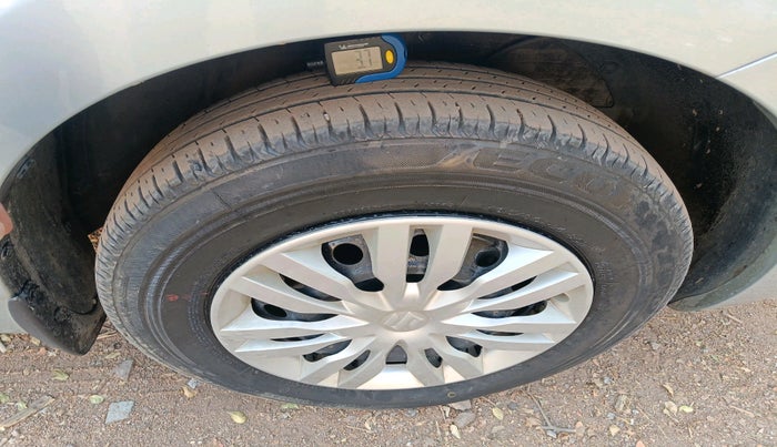 2023 Maruti Dzire VXI CNG, CNG, Manual, 82,324 km, tyre