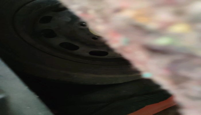 2012 Ford Figo EXI 1.4 DIESEL, Diesel, Manual, 2,20,777 km, tyre