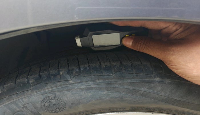 2016 Maruti Ciaz ZDI SHVS, Diesel, Manual, 1,07,704 km, tyre