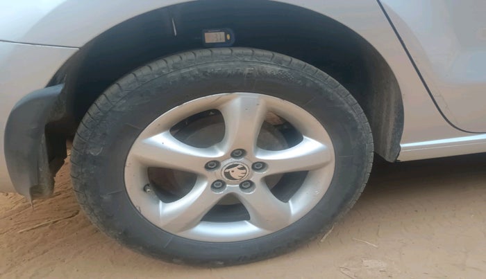 2013 Skoda Rapid ELEGANCE 1.6 TDI CR MT, Diesel, Manual, 1,69,834 km, tyre