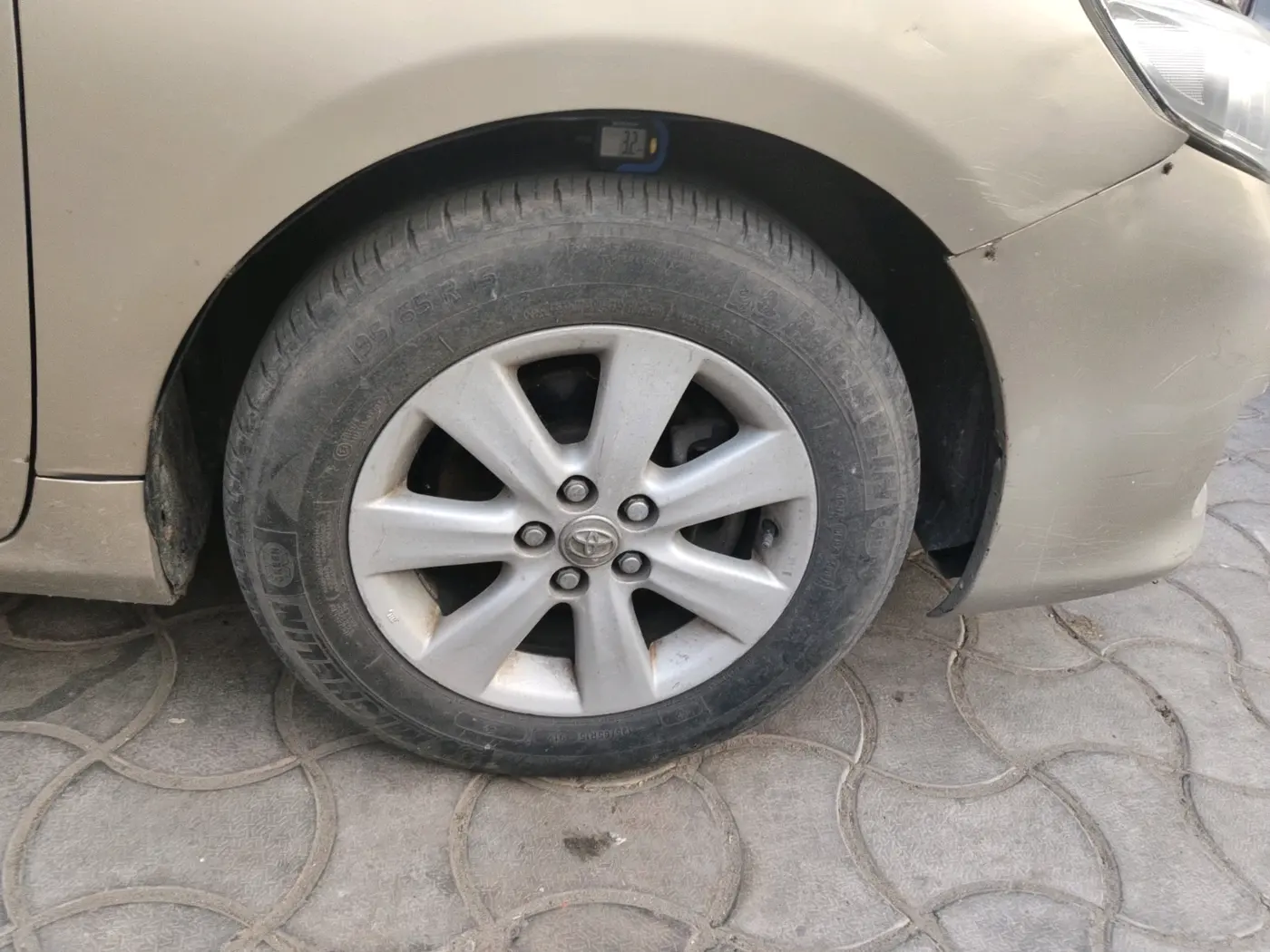 2009 Toyota Corolla Altis G PETROL, Petrol, Manual, 1,17,028 km, tyre