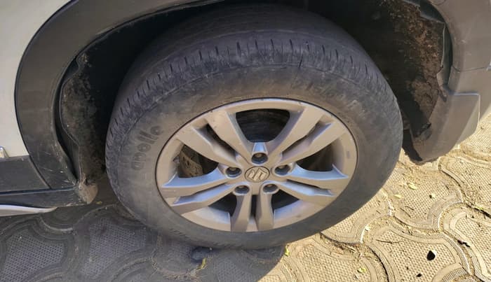 2017 Maruti Vitara Brezza ZDI, Diesel, Manual, 1,42,197 km, tyre