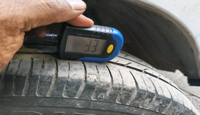 2017 Maruti Celerio VXI (O) CNG, CNG, Manual, 81,153 km, tyre