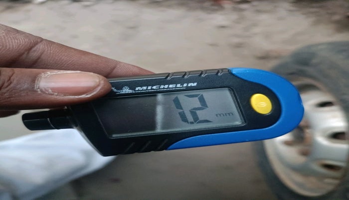 2001 Maruti OMNI E STD, Petrol, Manual, 38,935 km, tyre