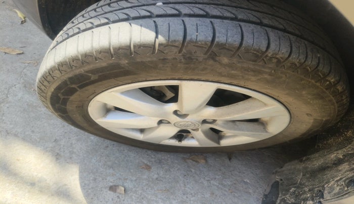 2012 Nissan Sunny XV PETROL, Petrol, Manual, 1,01,533 km, tyre