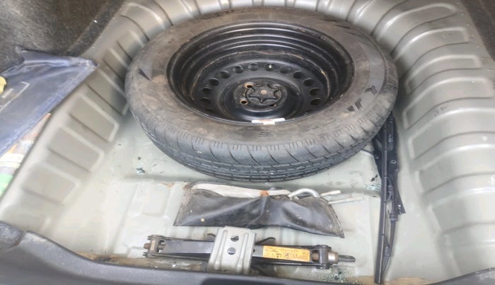 2012 Nissan Sunny XV PETROL, Petrol, Manual, 1,01,533 km, tyre