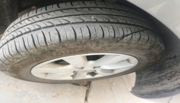 2012 Nissan Sunny XV PETROL, Petrol, Manual, 1,01,533 km, tyre