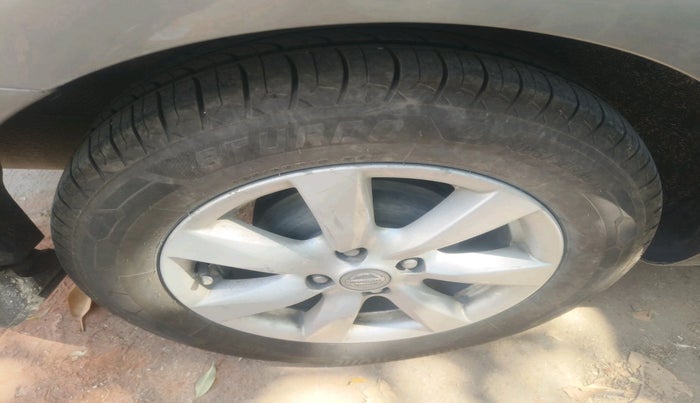 2012 Nissan Sunny XV PETROL, Petrol, Manual, 1,01,533 km, tyre