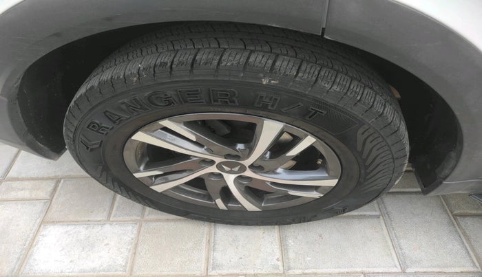 2022 Mahindra XUV700 AX 5 D AT 5 STR, Diesel, Automatic, 1,14,571 km, tyre