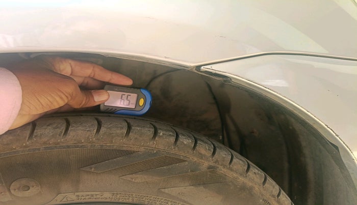 2017 Toyota Etios Liva V, Petrol, Manual, 72,304 km, tyre