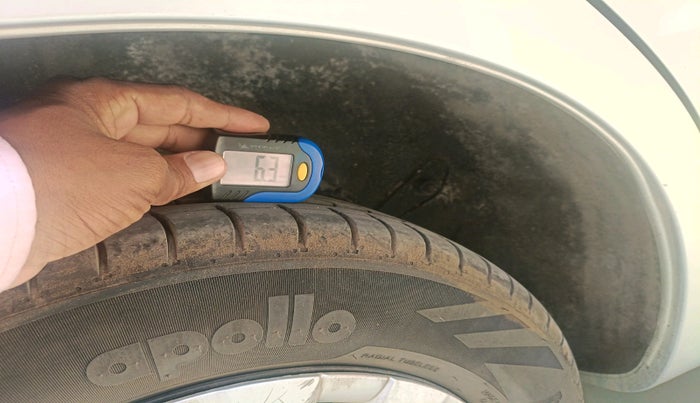 2017 Toyota Etios Liva V, Petrol, Manual, 72,304 km, tyre