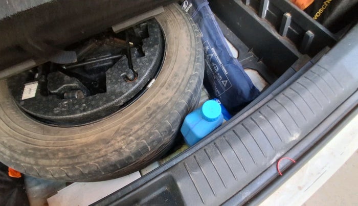 2017 Hyundai Creta SX PLUS 1.6 DIESEL, Diesel, Manual, 1,67,855 km, tyre