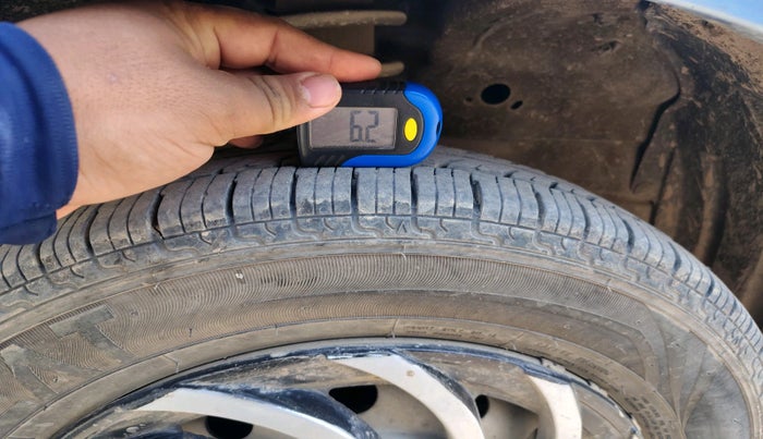 2013 Maruti Wagon R 1.0 LXI CNG, CNG, Manual, 88,235 km, tyre