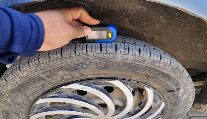 2013 Maruti Wagon R 1.0 LXI CNG, CNG, Manual, 88,235 km, tyre