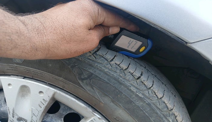 2017 Honda Amaze 1.2L I-VTEC S OPT, Petrol, Manual, 31,553 km, tyre