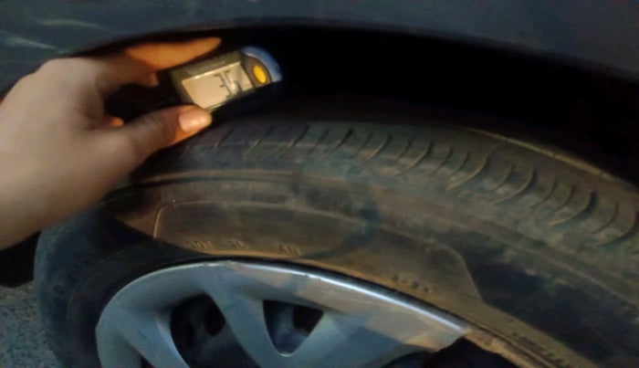 2019 Hyundai Grand i10 SPORTZ 1.2 KAPPA VTVT, CNG, Manual, 70,667 km, tyre