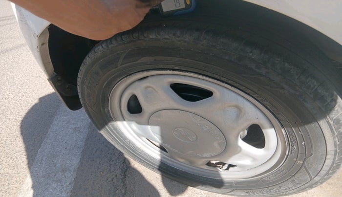 2017 Chevrolet Beat LT DIESEL, Diesel, Manual, 1,03,808 km, tyre