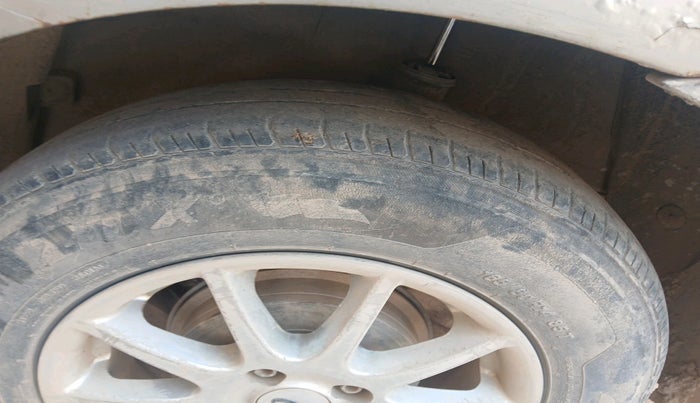 2014 Mahindra Verito 1.5 D6, Diesel, Manual, 1,25,537 km, tyre