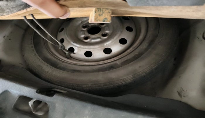 2013 Maruti Swift Dzire LDI, Diesel, Manual, 1,21,437 km, tyre