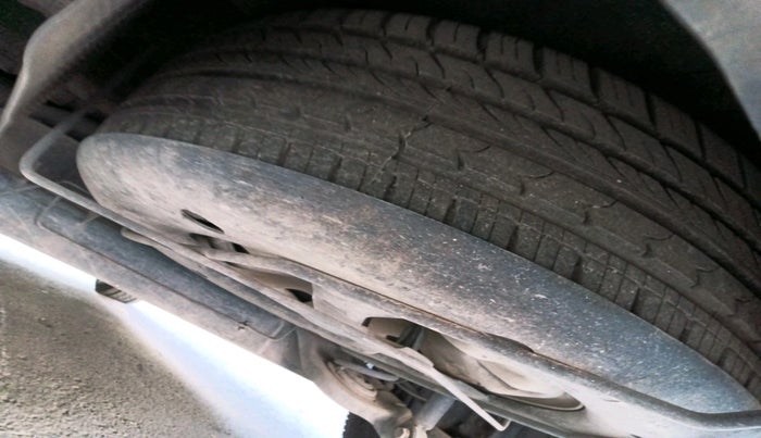 2013 Renault Duster 85 PS RXL DIESEL, Diesel, Manual, 1,04,050 km, tyre