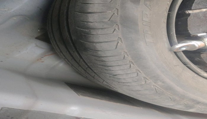 2019 Tata NEXON XMA PETROL, Petrol, Automatic, 40,845 km, tyre