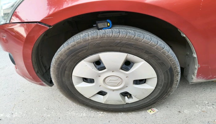 2011 Maruti Swift VXI, Petrol, Manual, 69,981 km, tyre