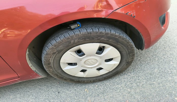 2011 Maruti Swift VXI, Petrol, Manual, 69,981 km, tyre