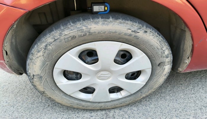 2011 Maruti Swift VXI, Petrol, Manual, 69,981 km, tyre