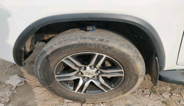 2017 Toyota Fortuner 2.8 4X2 MT, Diesel, Manual, 1,63,813 km, tyre