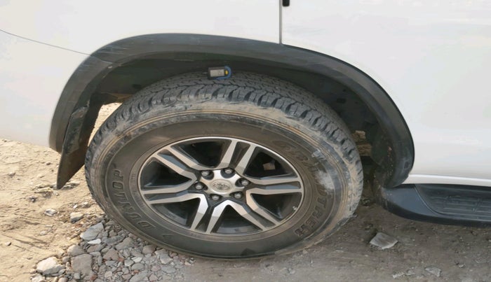 2017 Toyota Fortuner 2.8 4X2 MT, Diesel, Manual, 1,63,813 km, tyre